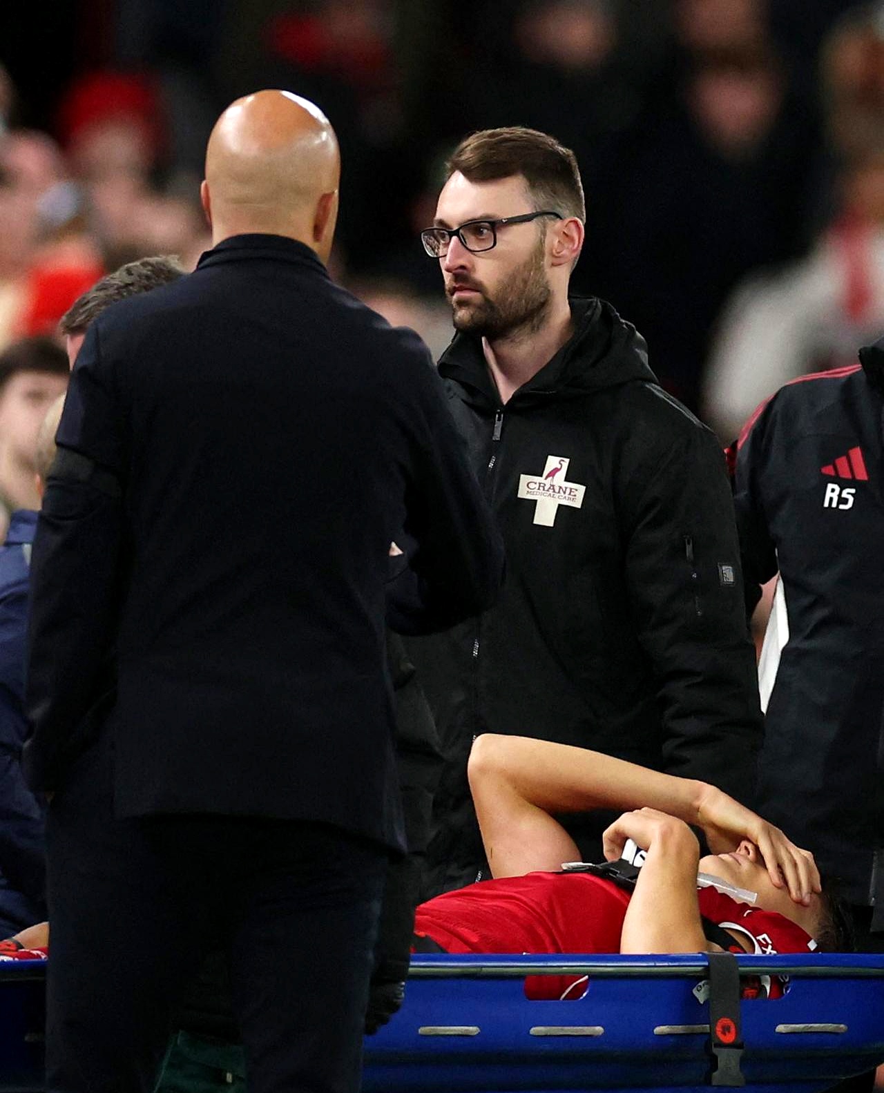 转会期纽约尼克斯备战欧联，战术微调细节曝光，震撼外界，年轻球员得到机会的简单介绍