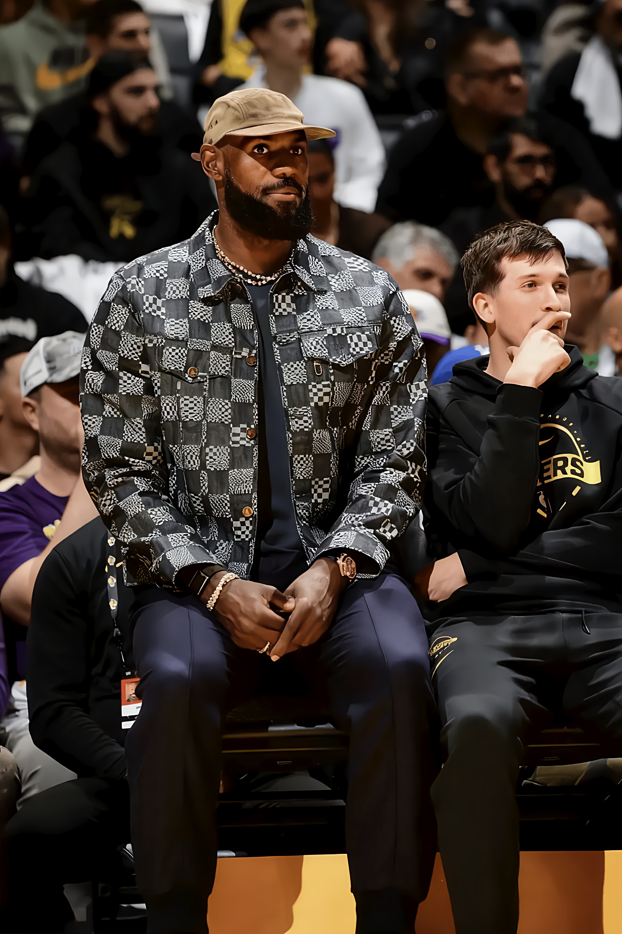 赛地聚焦——NBA常规赛国际比赛日热度飙升，迈阿密热火状态回暖，震撼外界，训练强度明显提升的简单介绍